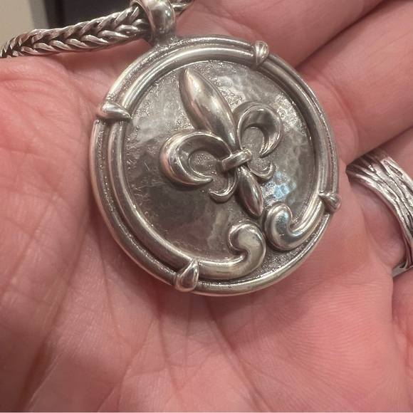 NWT Brighten 17” Fleur De Lis Large Coin Necklace - Picture 5 of 5